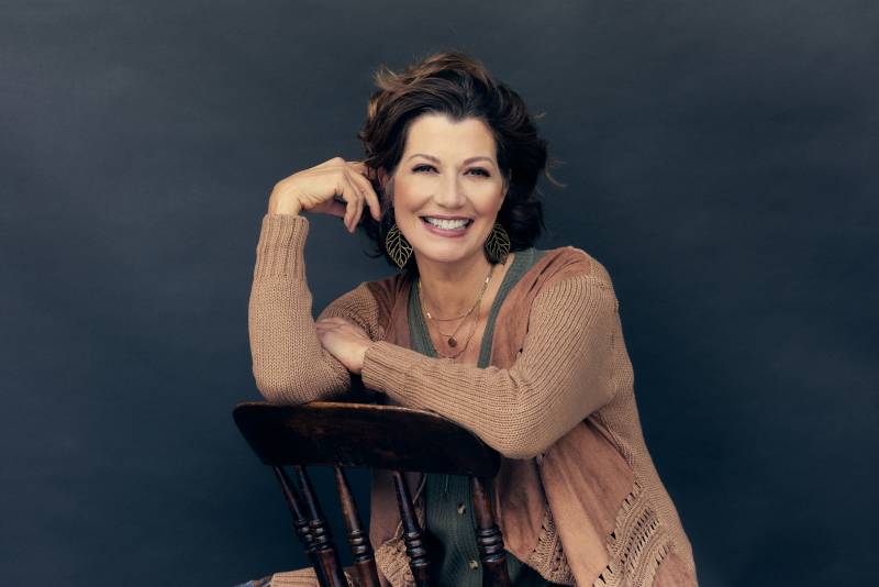Grammy Award-winning recording artist Amy Grant will headline the Spring Scholarship Banquet at Mississippi College, one of many noteworthy events planned at the Christian University this spring.