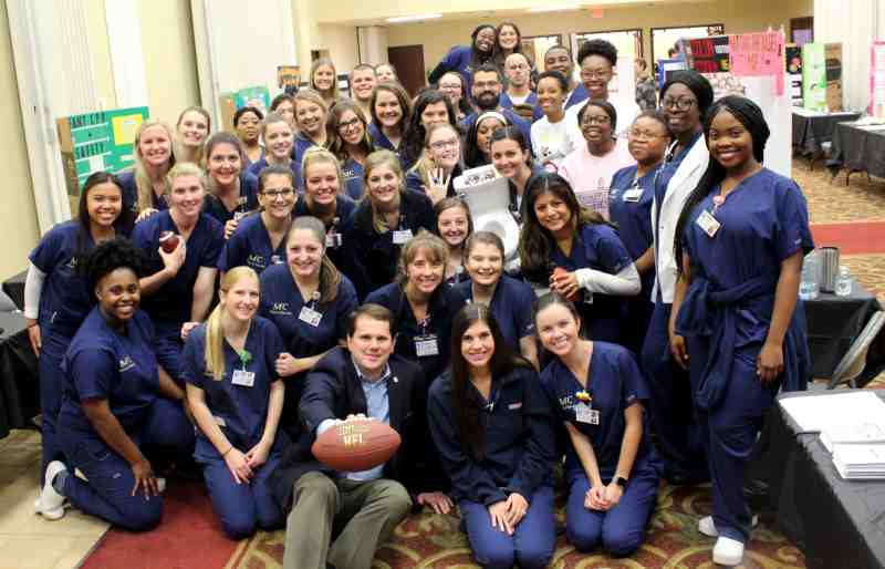 President Blake Thompson visited with MC student nurses at the 2019 Mississippi Baptist Convention health fair on October 29.