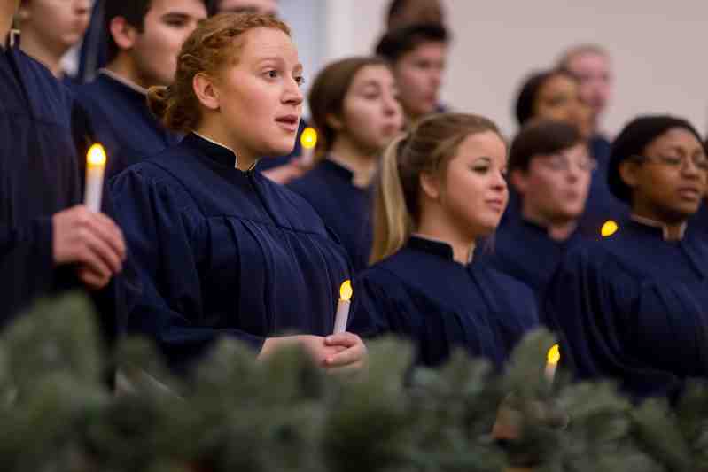 Mississippi College Singers perform at the 2018 Festival of Lights.